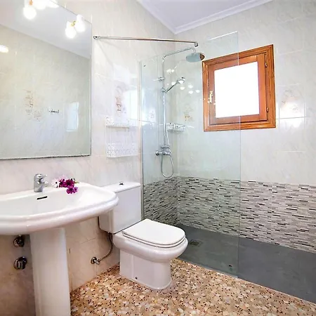 Semesterbostad Spacious In Teulada