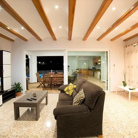 بيت للعطل Spacious In *